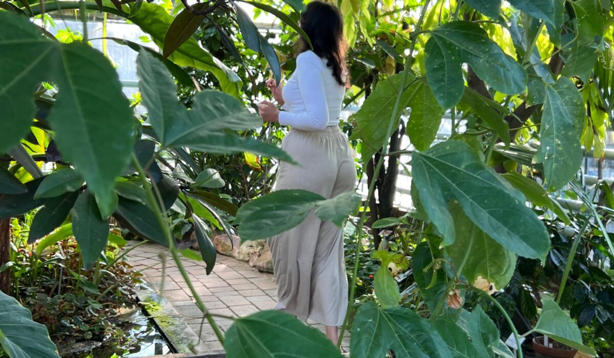 leyla botanischer garten stand rücken